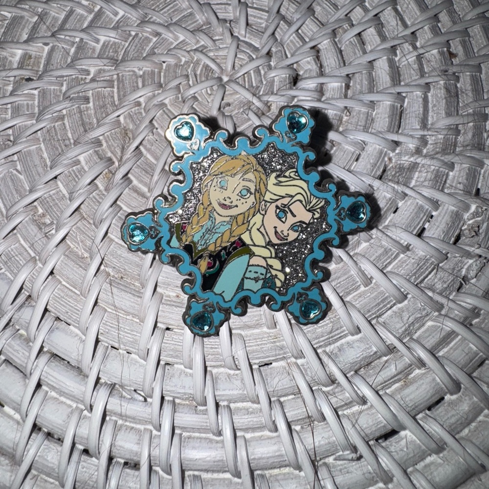 Frozen Snowflake Disney Anna & Elsa Pin